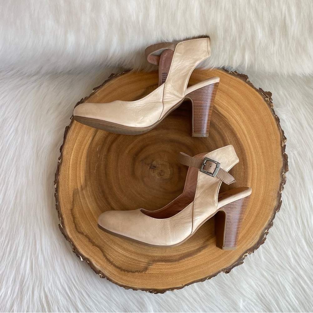 LIKE NEW Miz Mooz Janna leather heels - Picture 8 of 9